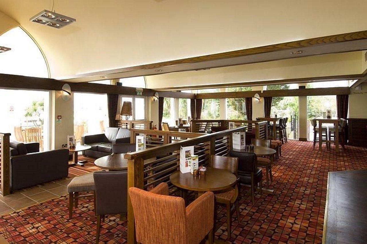 Premier Inn Premier Inn Torquay Seafront Экстерьер фото