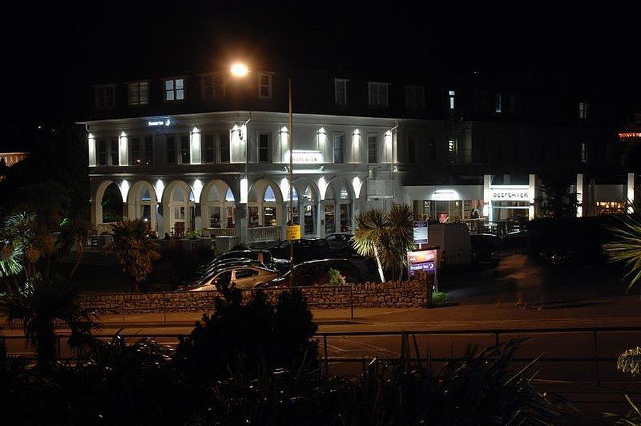 Premier Inn Premier Inn Torquay Seafront Экстерьер фото